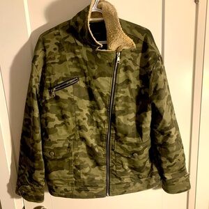 Forever 21 Green Camouflage Jacket Size L